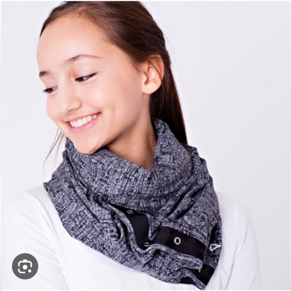 IVIVVA Black Grey Vinyasa Infinity Scarf Kids